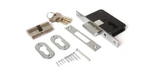 Замок врезной Apecs 95/60-CR